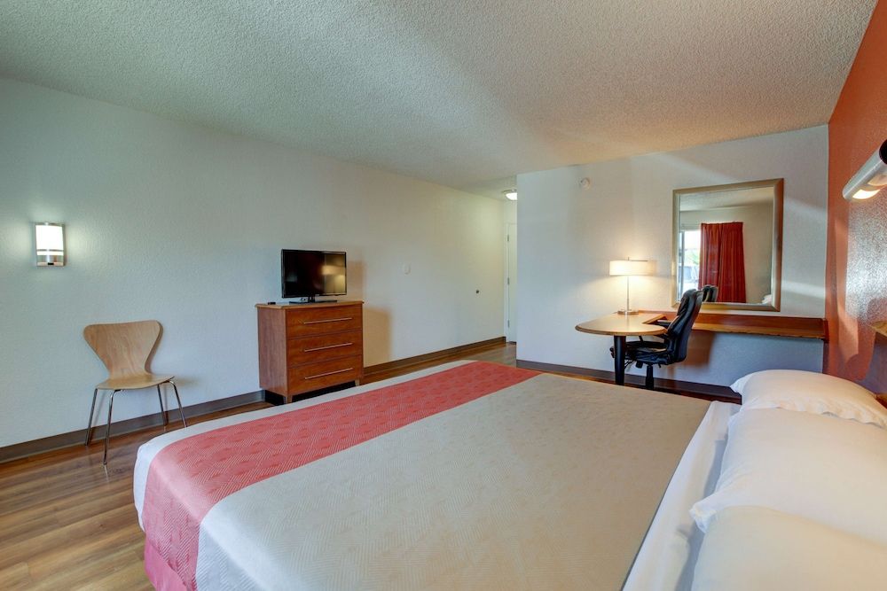 Standard Room, 1 King Bed, Non Smoking
