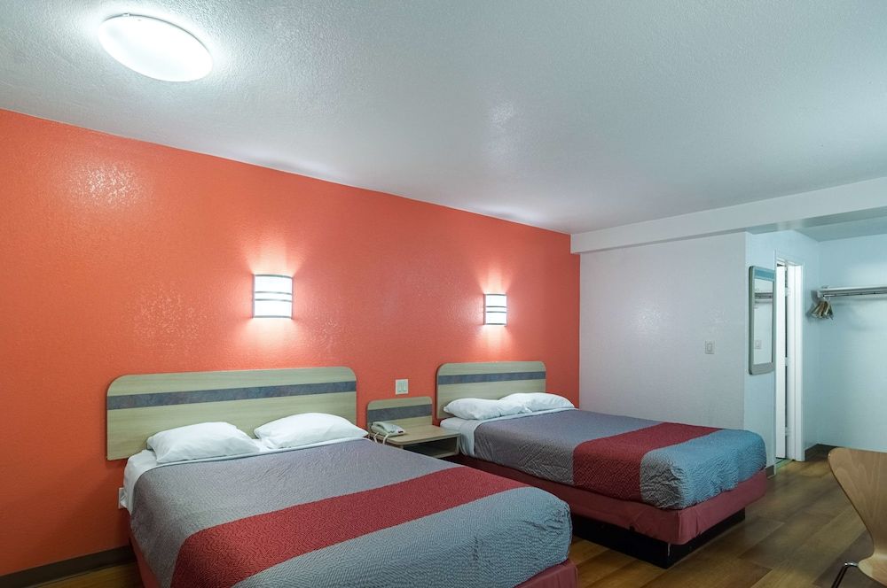 Deluxe Room, 2 Double Beds, Non Smoking, Refrigerator & Microwave