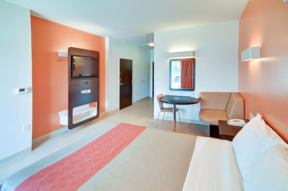 Standard Room, 1 Queen Bed, Non Smoking