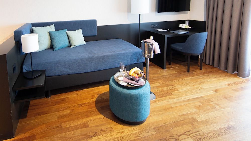 HOTEL illuster - Urban & Local Junior Double or Twin Room, 1 King Bed, Balcony 3