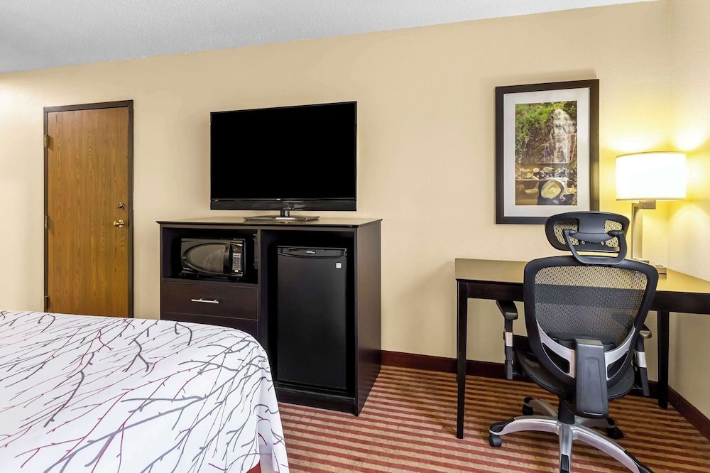 Standard Room, 1 Queen Bed, Accessible, Bathtub