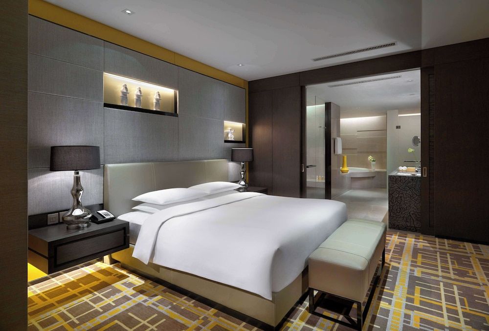 Regency, Suite, 1 King Bed