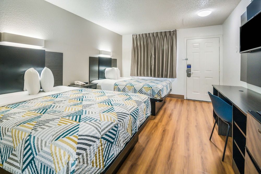 Standard Room, 2 Queen Beds, Non Smoking