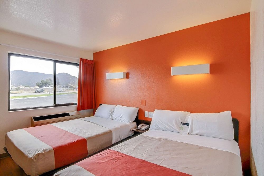 Motel 6 Buellton, CA - Solvang Area Deluxe Room, 2 Double Beds, Non Smoking, Refrigerator 2