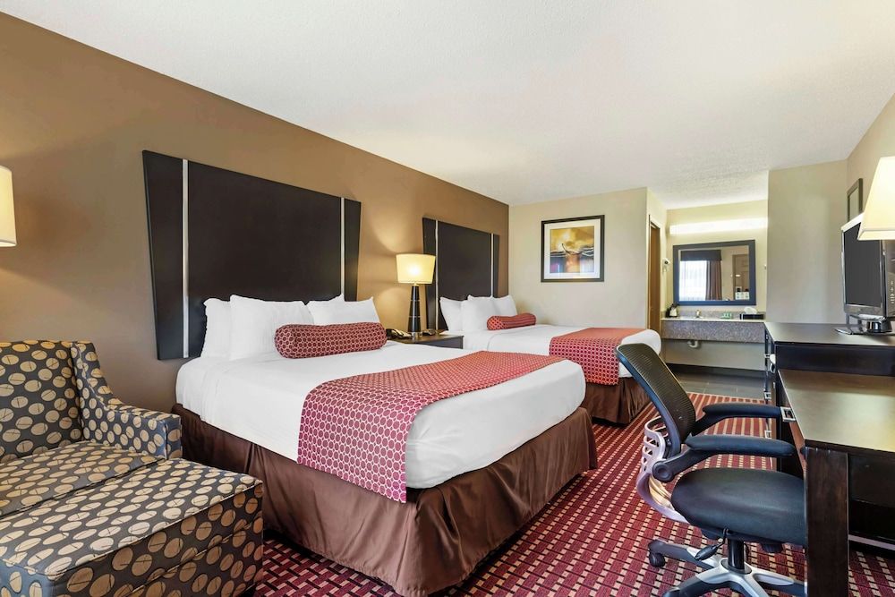 Best Western Van Buren Inn Standard Room, 2 Queen Beds, Non Smoking, Refrigerator & Microwave 2