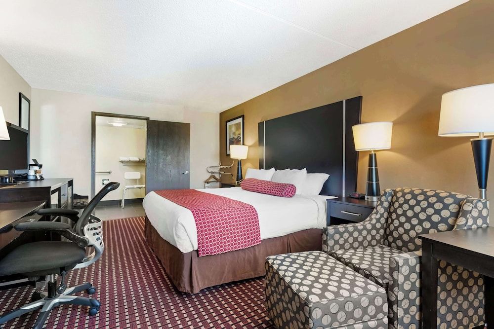 Best Western Van Buren Inn Standard Room, 1 King Bed, Accessible, Refrigerator & Microwave