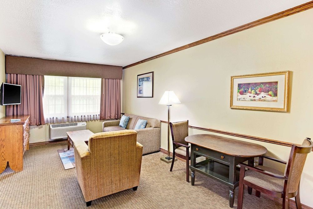 Deluxe Room, 1 King Bed, Non Smoking