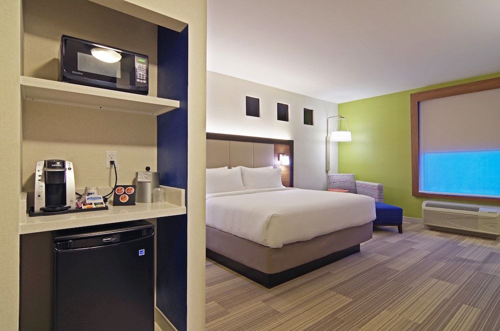Holiday Inn Express Hotel & Suites Phoenix North Scottsdale by IHG