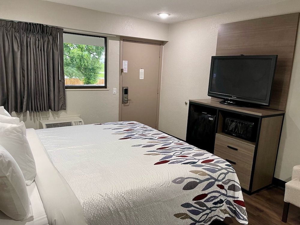 Superior Room, 1 King Bed, Non Smoking (Renovated)