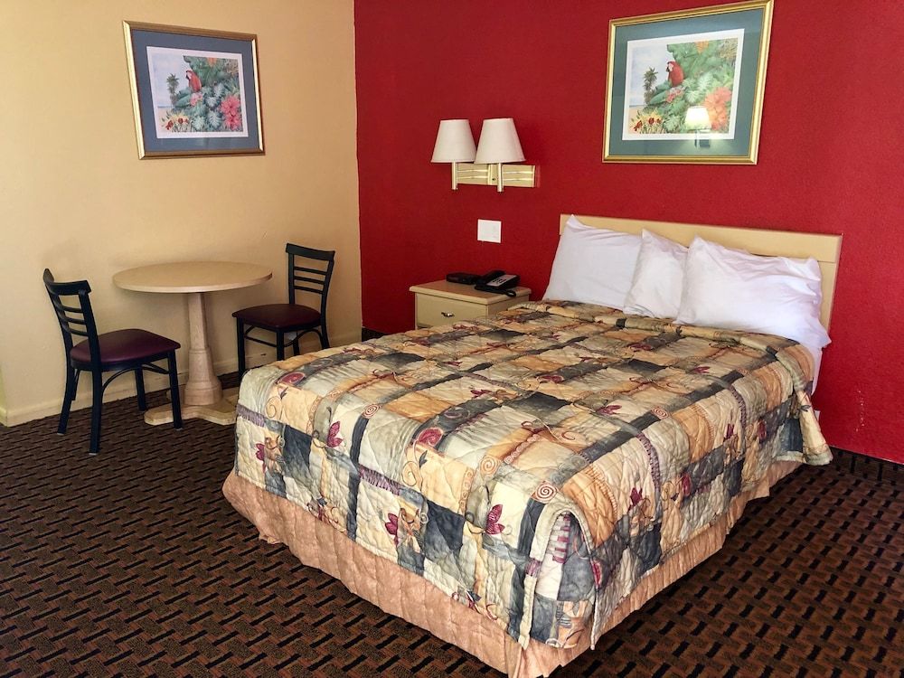 Americas Best Value Inn Sarasota Downtown Room, 1 Double Bed, Accessible, Non Smoking (with Patio)