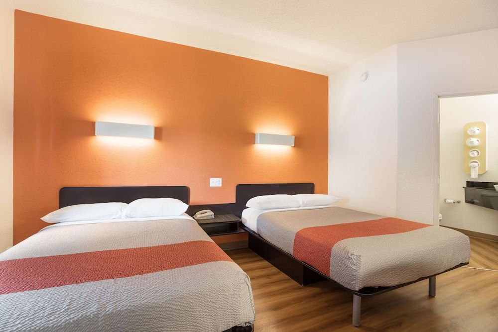 undefined Motel 6 Orlando, FL - International Dr