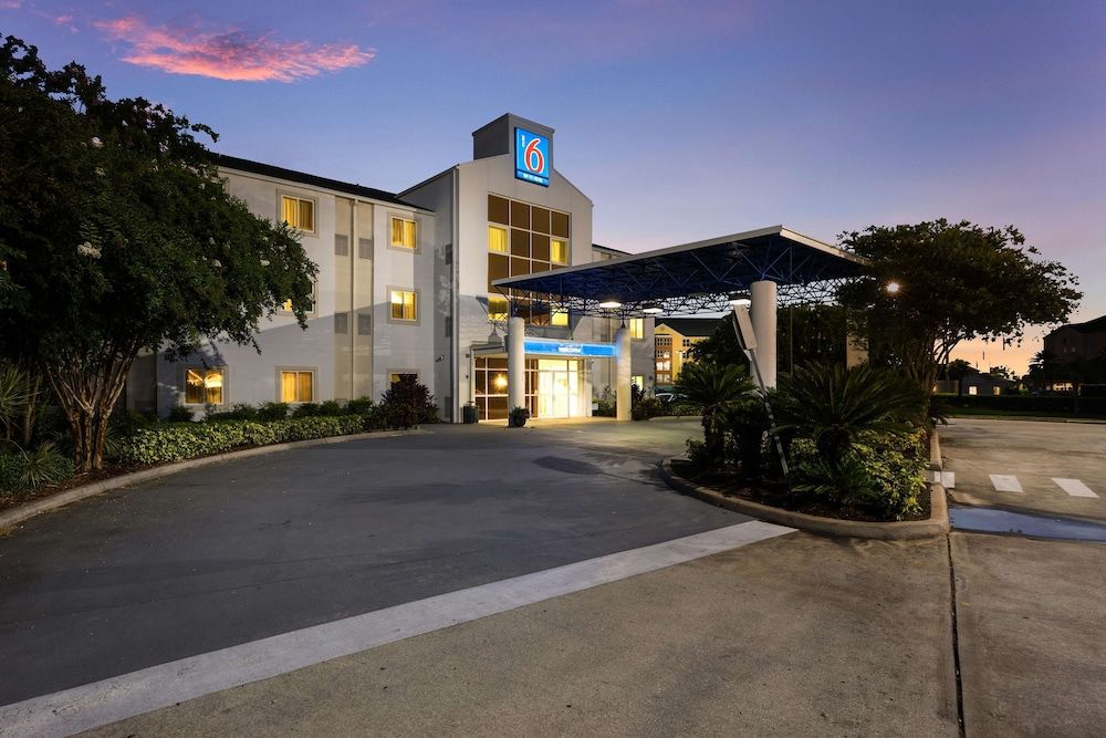 undefined Motel 6 Orlando, FL - International Dr 3