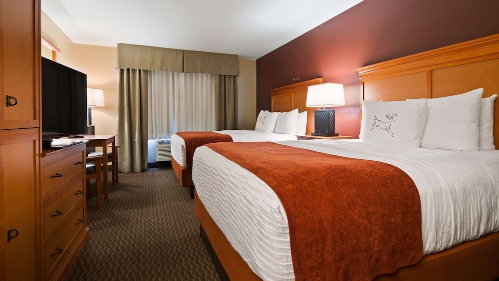 Best Western Plus Deer Park Hotel & Suites Standard Room, 2 Queen Beds, Non Smoking, Kitchenette 3