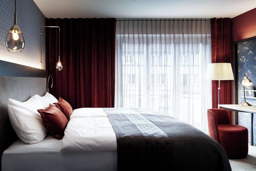 Standard Room, 1 King Bed