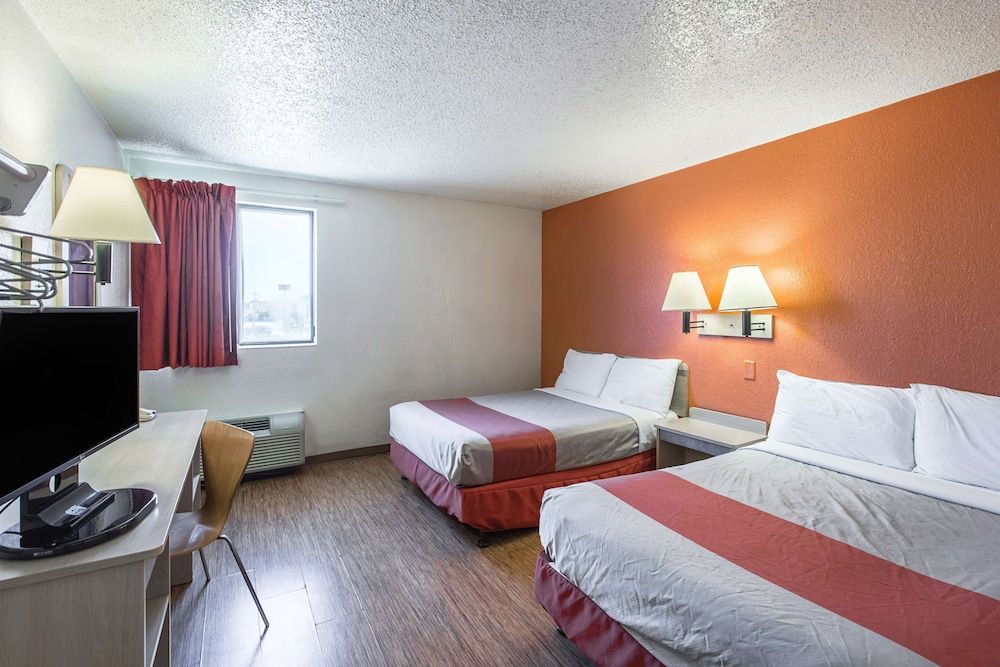 Motel 6 Council Bluffs, IA - Omaha East Standard Room, 2 Queen Beds, Accessible, Non Smoking