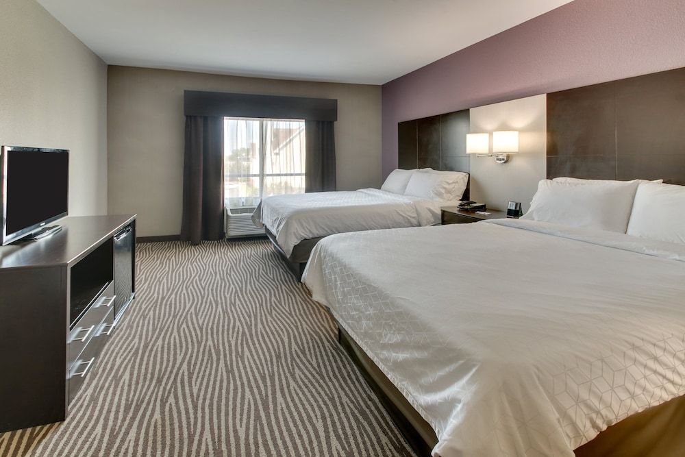 Holiday Inn Express Cheektowaga North East by IHG Standard Room, 2 Queen Beds, Accessible (Mobility Roll-In Shower) 3