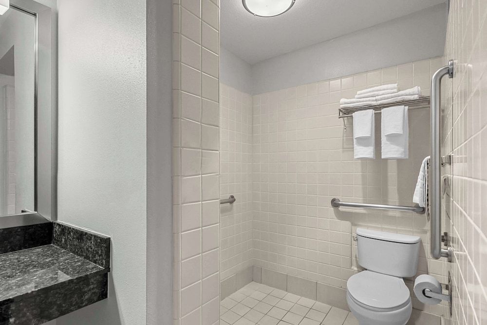 Best Western Horizon Inn Standard Room, 2 Queen Beds, Accessible, Non Smoking 4