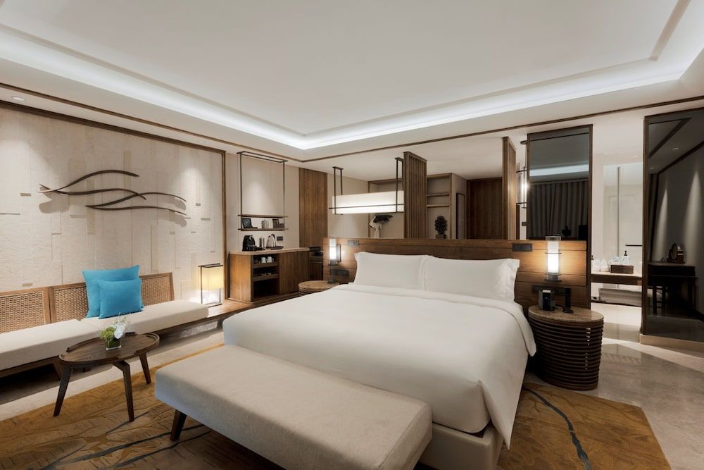 Classic Room, 1 King Bed, Sea View (High Floor)