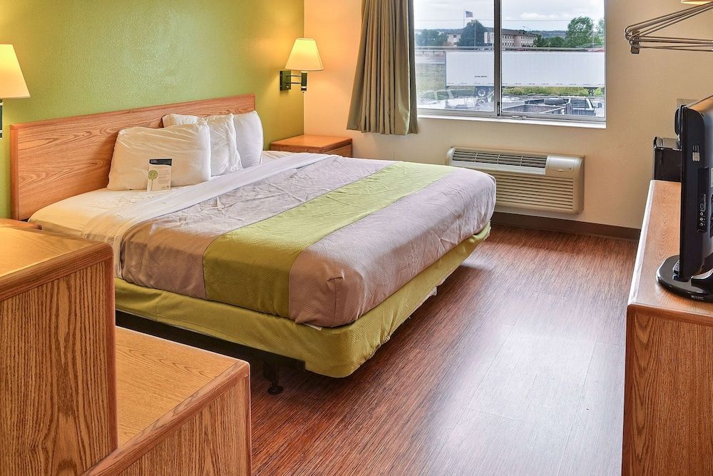 Deluxe Room, 1 King Bed, Non Smoking