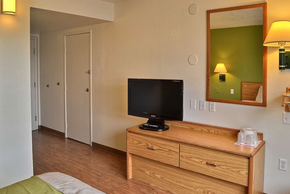 Deluxe Room, 1 King Bed, Non Smoking