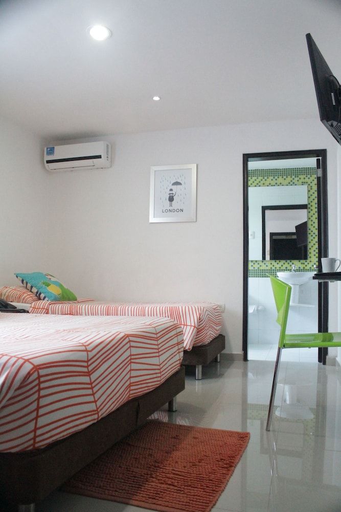Golden House Hotel Standard Triple Room, 1 Bedroom 2