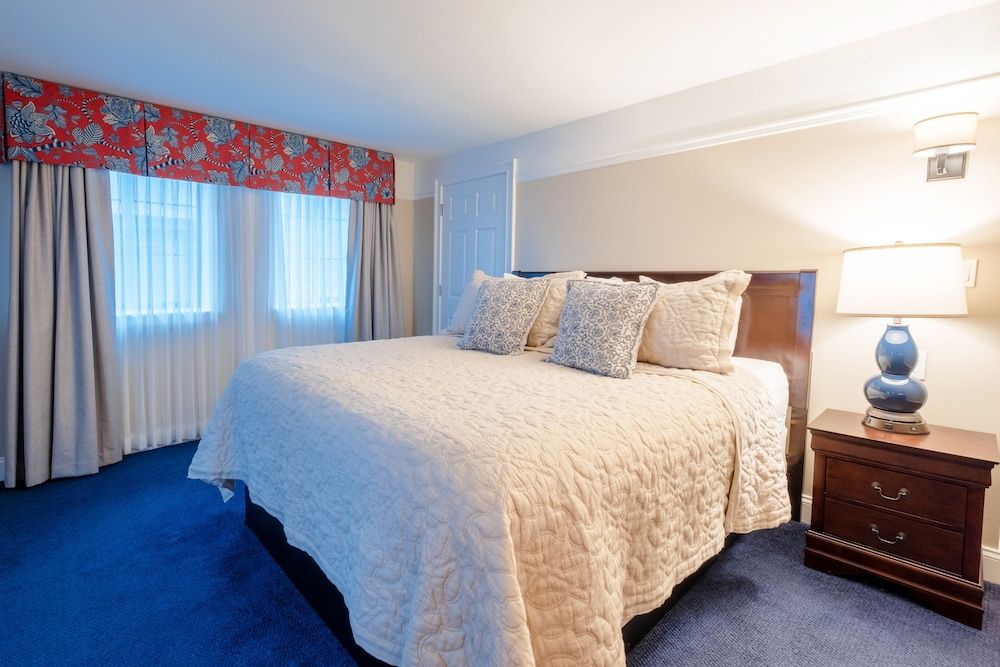 The Niagara Two Bedroom Suite