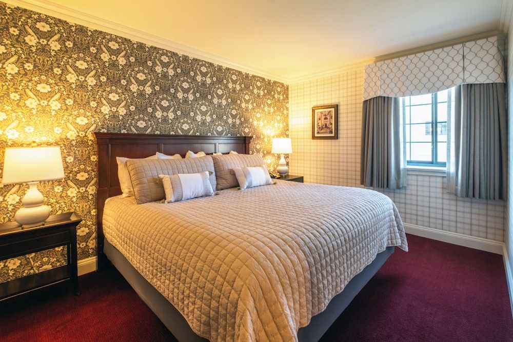 undefined Red Coach Inn 2