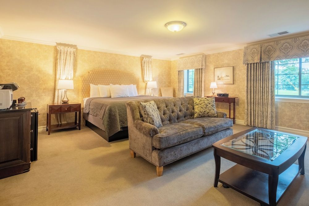 undefined Red Coach Inn 4