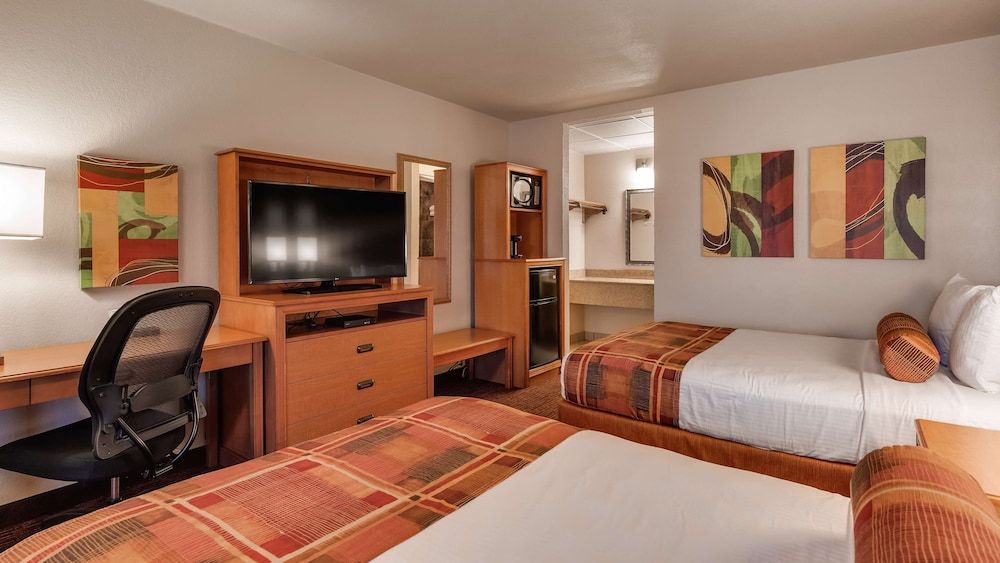 Standard Room, 2 Double Beds, Non Smoking, Refrigerator & Microwave