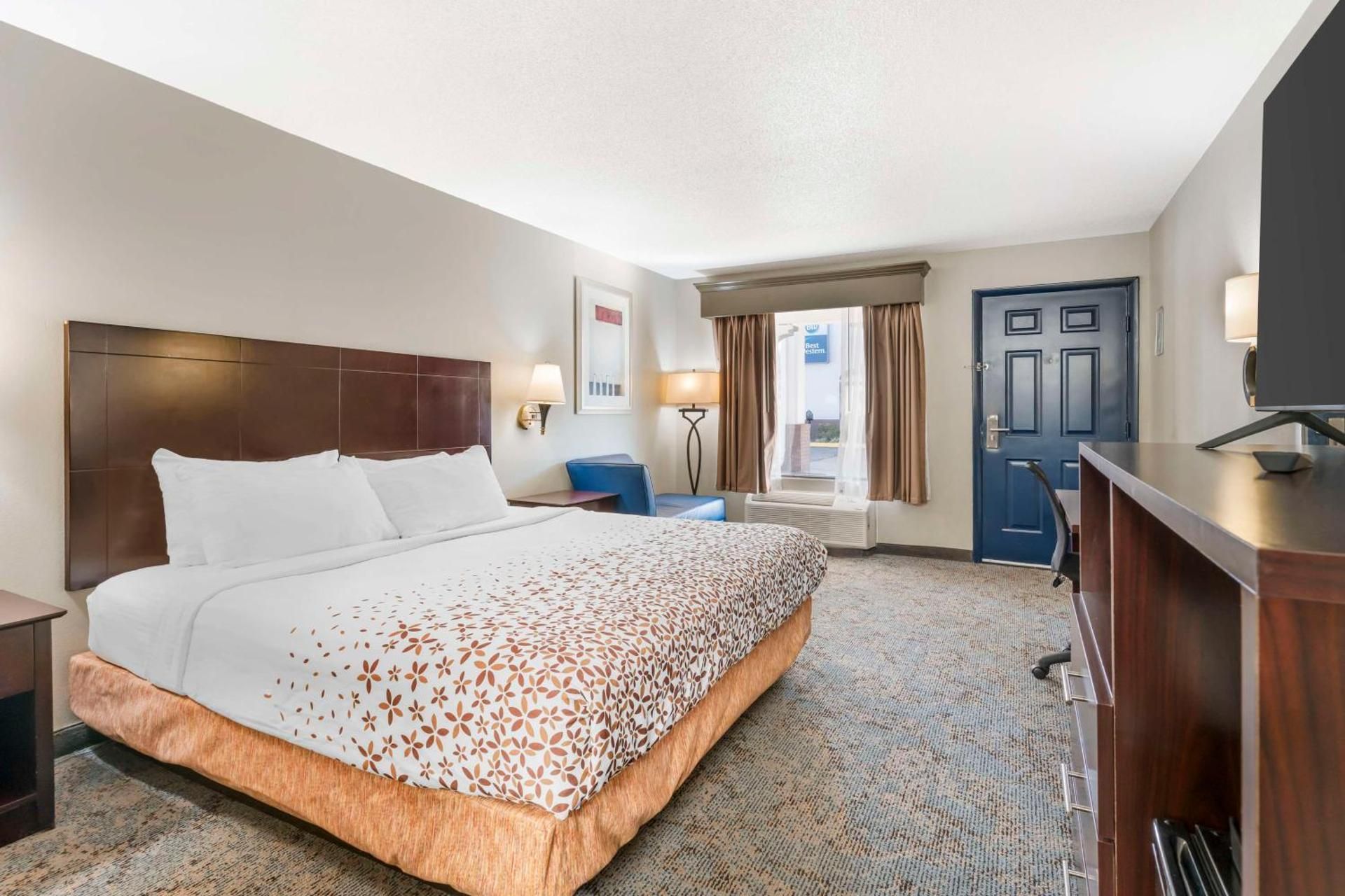 1 King Bed, Smoking Room