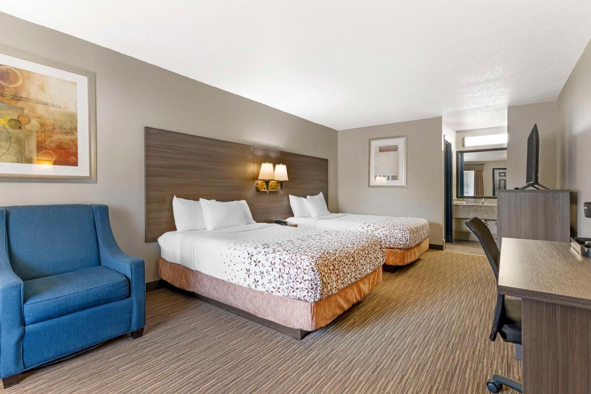 Accessibility - 2 Double Beds, Bathtub, Nonsmoking