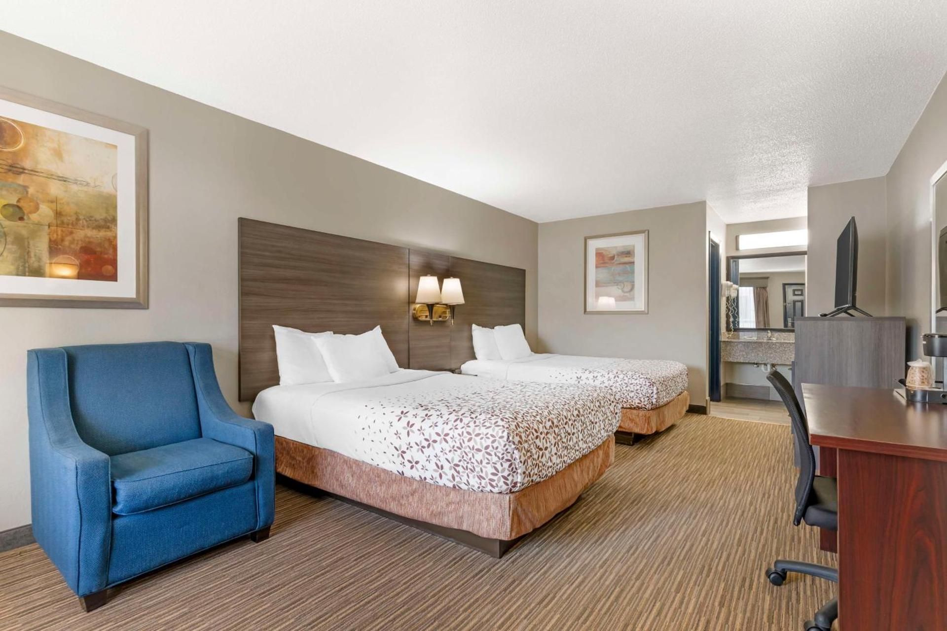 2 Double Beds, Smoking Room