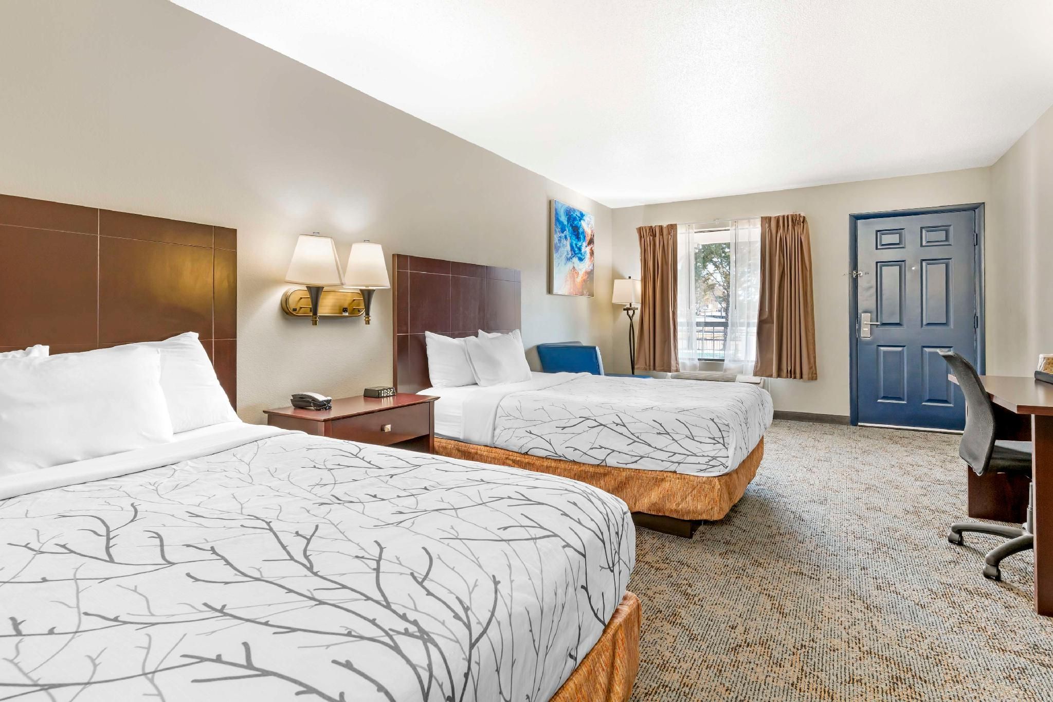 2 double beds, nonsmoking
