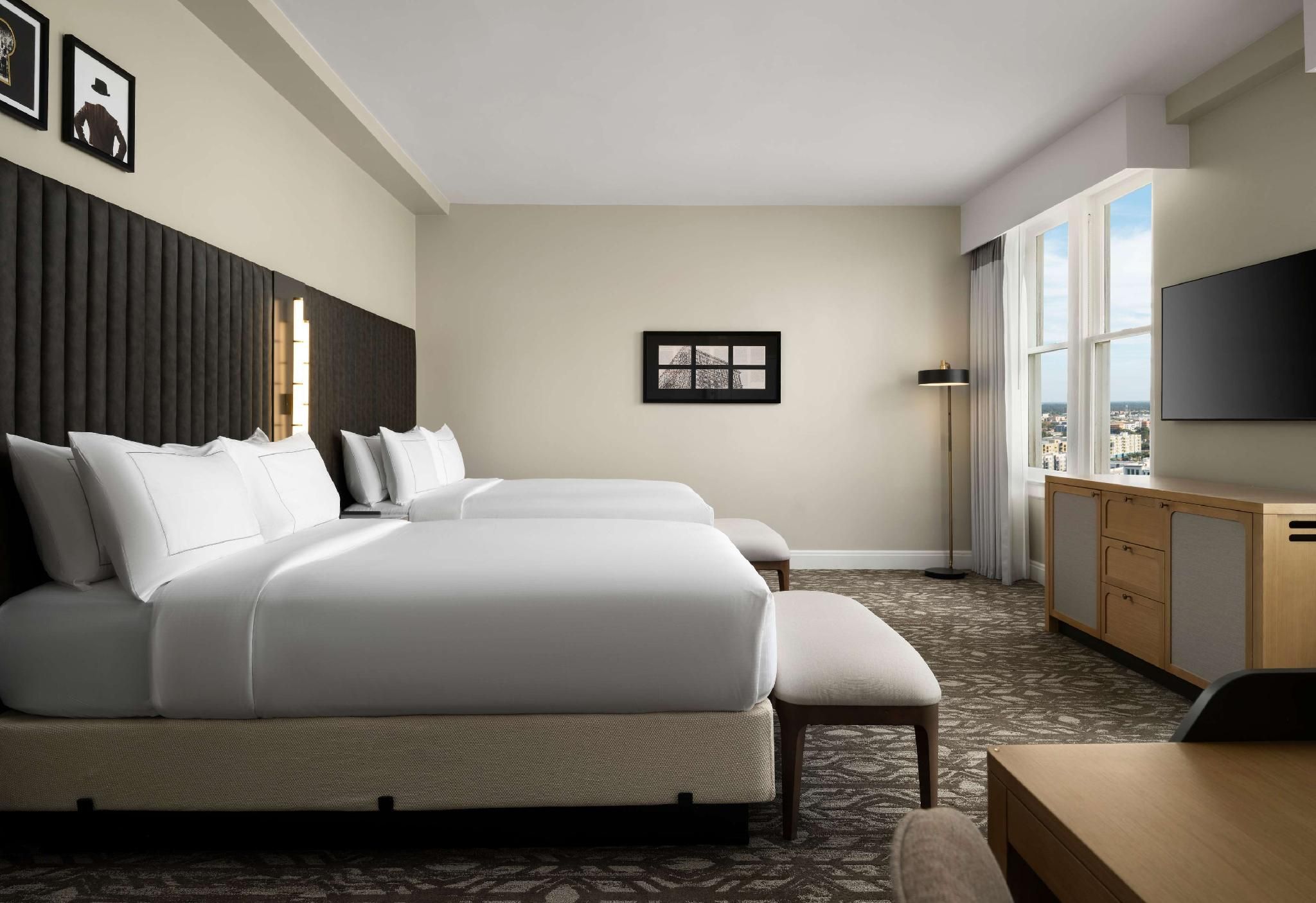 2 Queen Beds