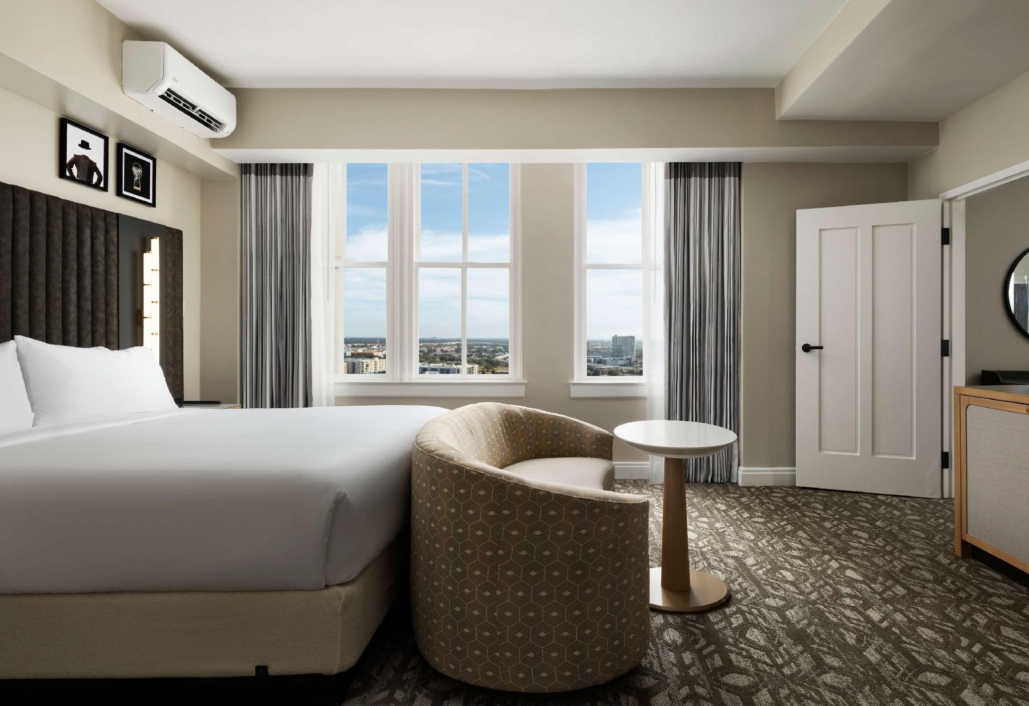 1 King Bed Junior Suite