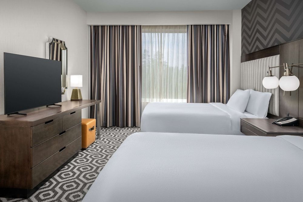 Room, 2 Queen Beds, Accessible, Non Smoking (Hearing Impaired)