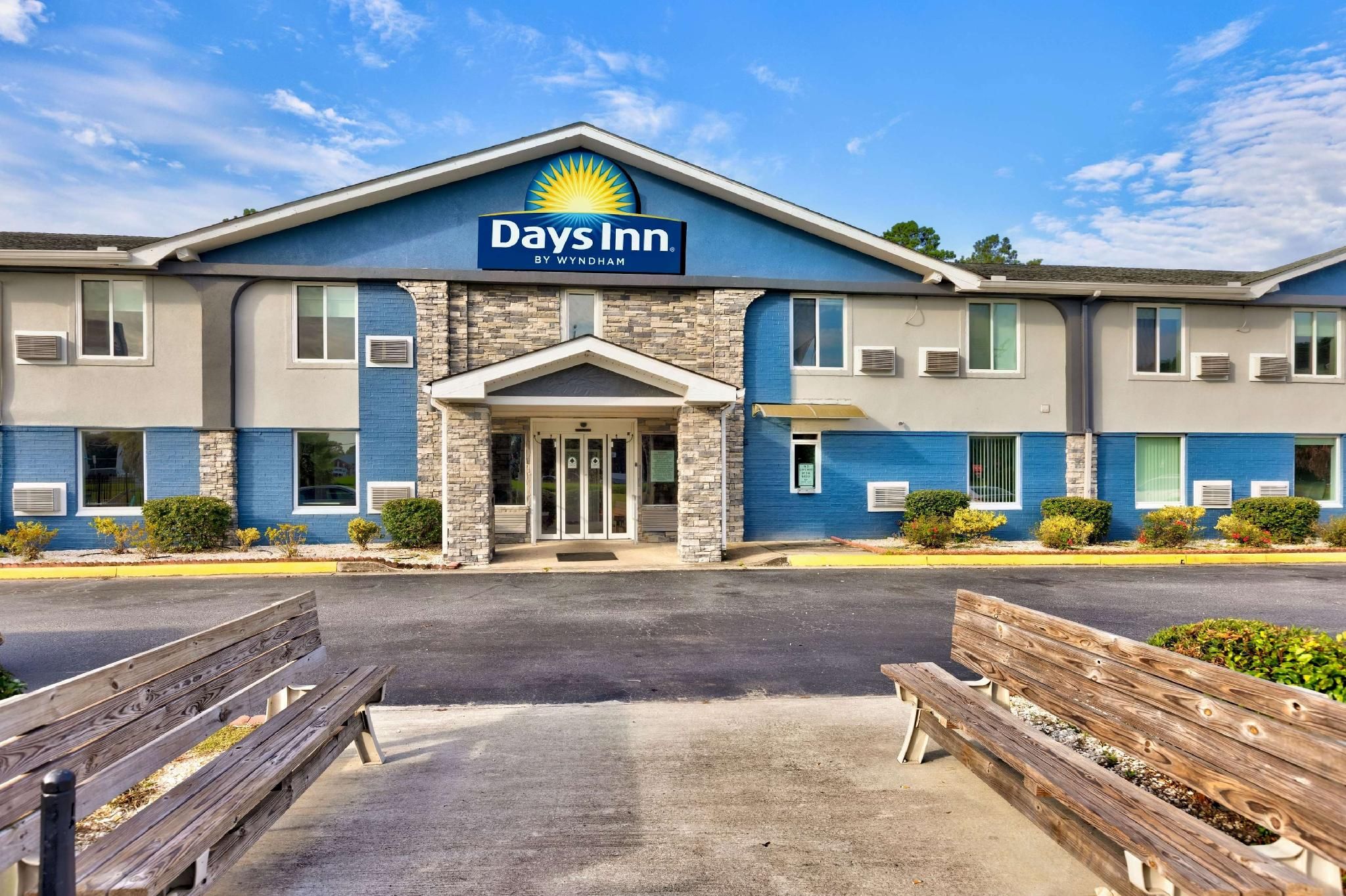 undefined Days Inn by Wyndham Savannah Gateway I-95 4