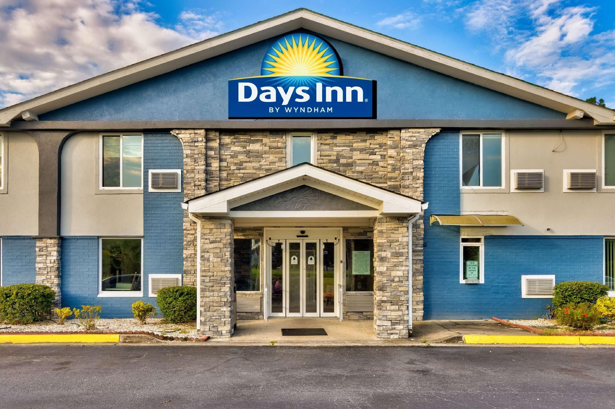 undefined Days Inn by Wyndham Savannah Gateway I-95