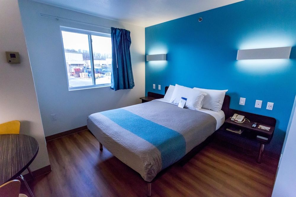 Standard Room, 1 Queen Bed, Accessible, Non Smoking
