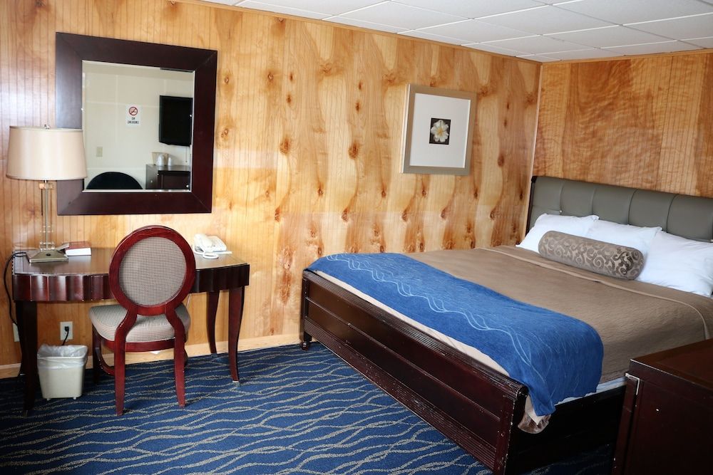 Rodeway Inn Standard Room, 1 Queen Bed, Non Smoking 4