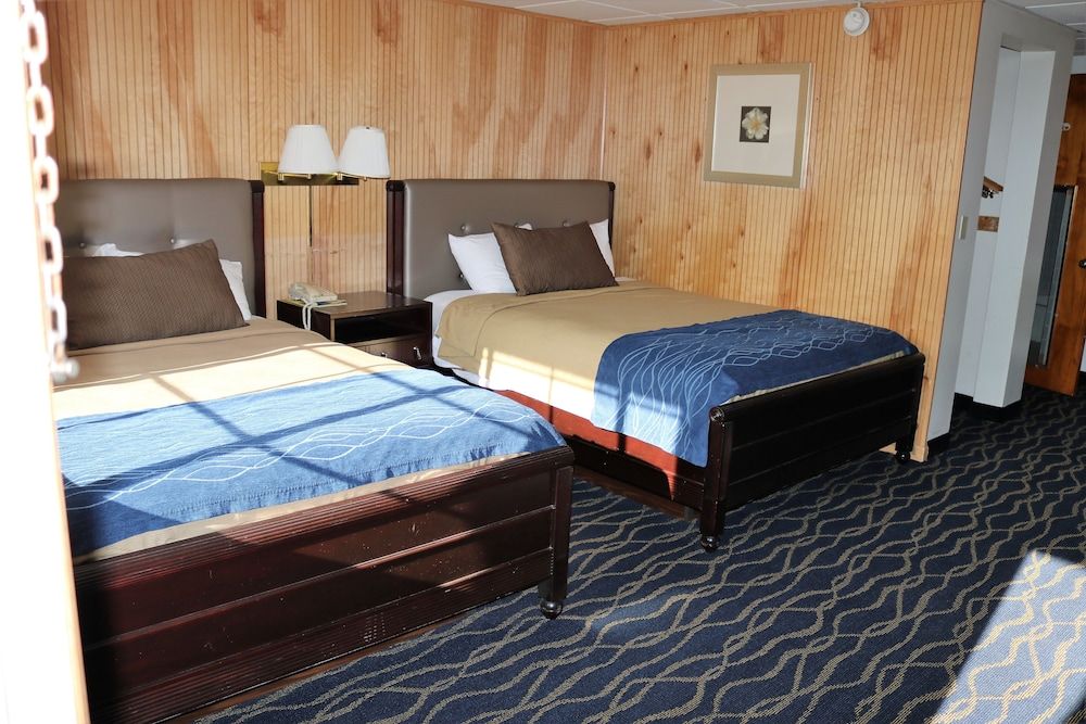 Rodeway Inn Standard Room, 2 Queen Beds, Smoking 2