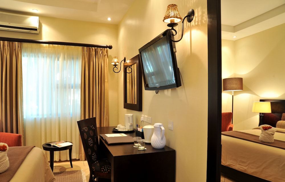 Cresta Riley's Standard Room, 2 Twin Beds, Garden View 4