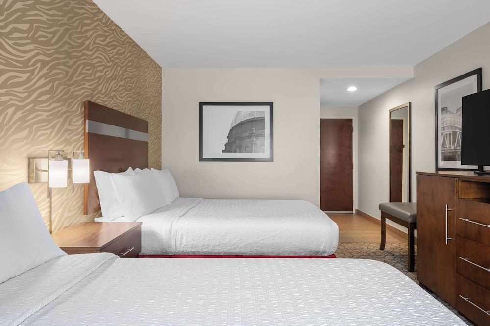 Room, 2 Queen Beds, Accessible, Non Smoking