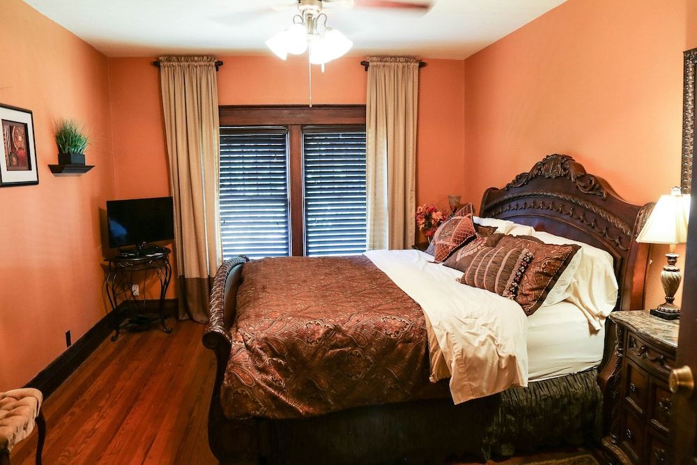 Superior Room, Ensuite, Garden View (Chisholm Trail Room)