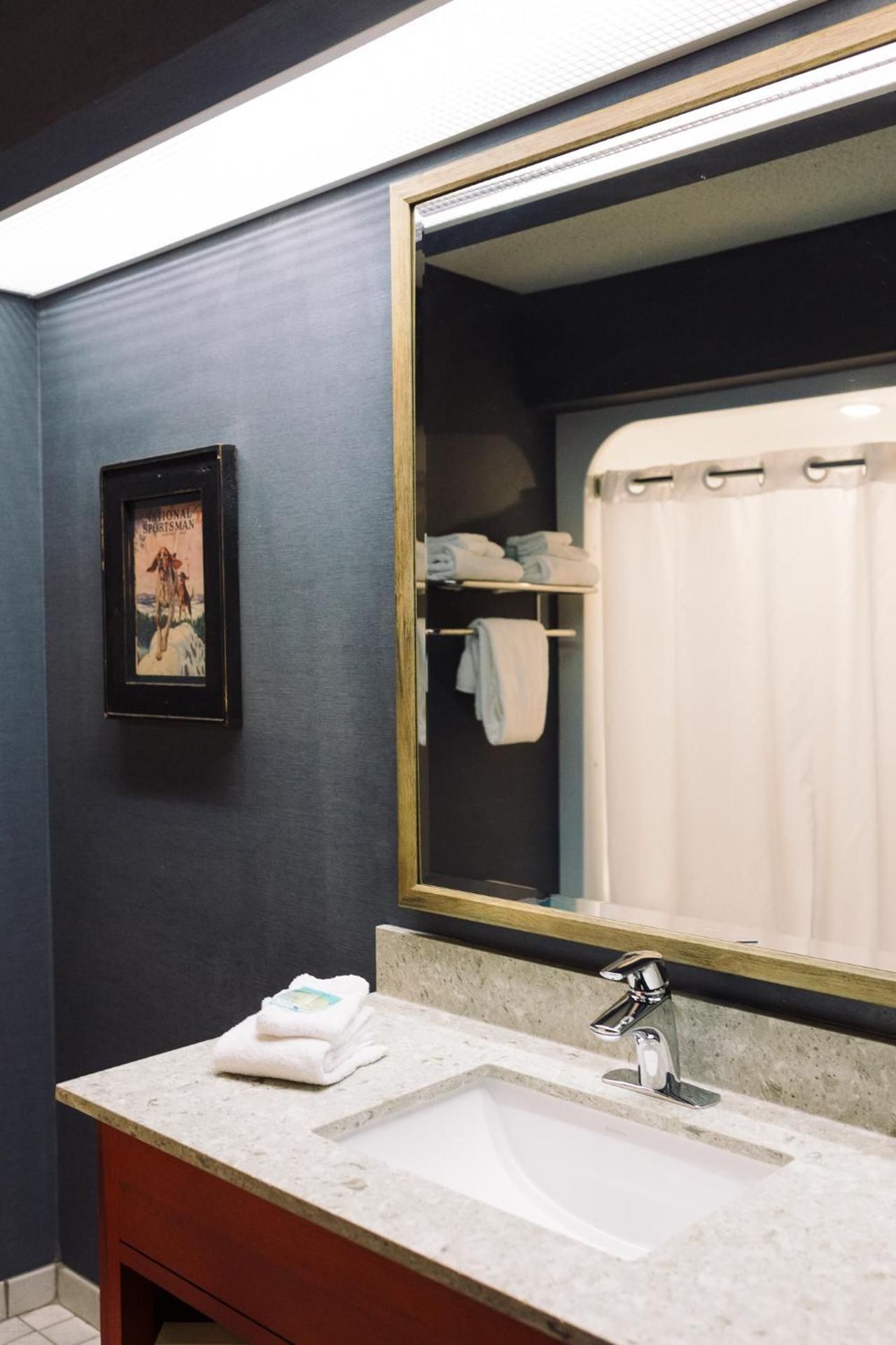 Wildwood Lodge Queen Room with Two Queen Beds 2