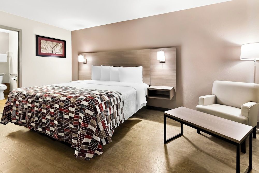 Red Roof Inn Rock Hill Deluxe Room, 1 Queen Bed, Non Smoking