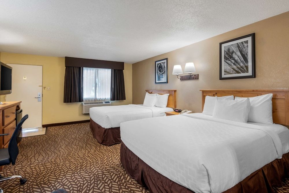Standard Room, 2 Queen Beds, Non Smoking, Refrigerator