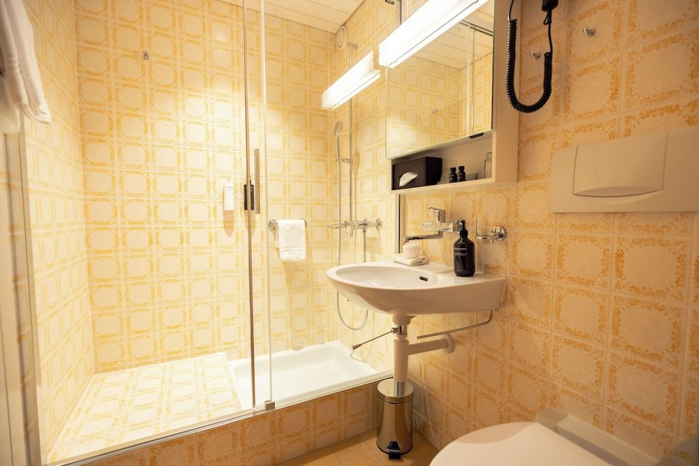 Hotel Jungfraublick Wengen Double Room with Forest View 4