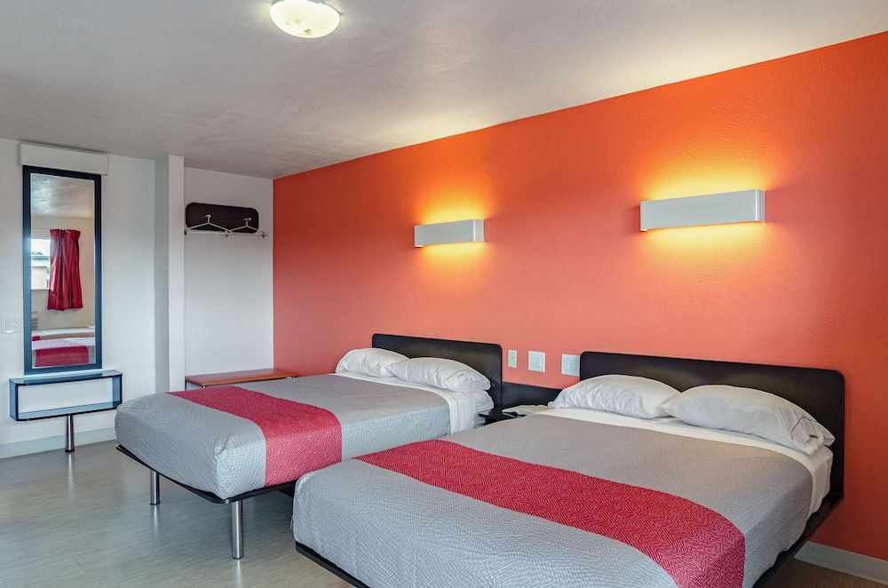 Motel 6 Riverton, WY Standard Room, 2 Double Beds, Smoking 10