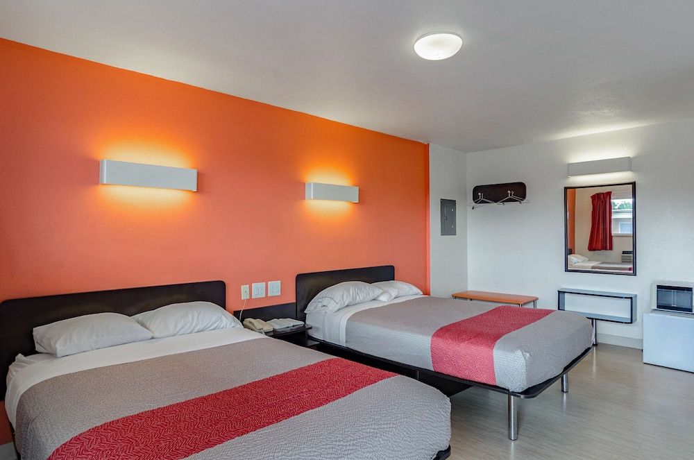 Motel 6 Riverton, WY Standard Room, 2 Double Beds, Smoking 5